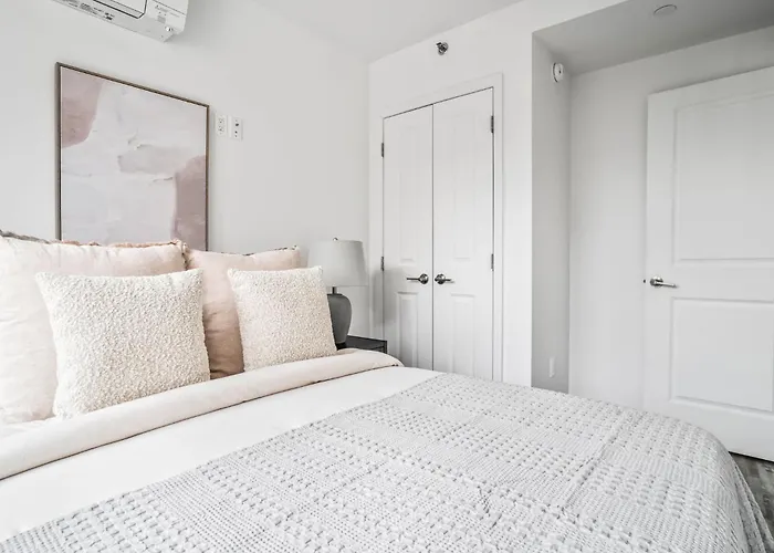 Modern 2-Br With Southern Views